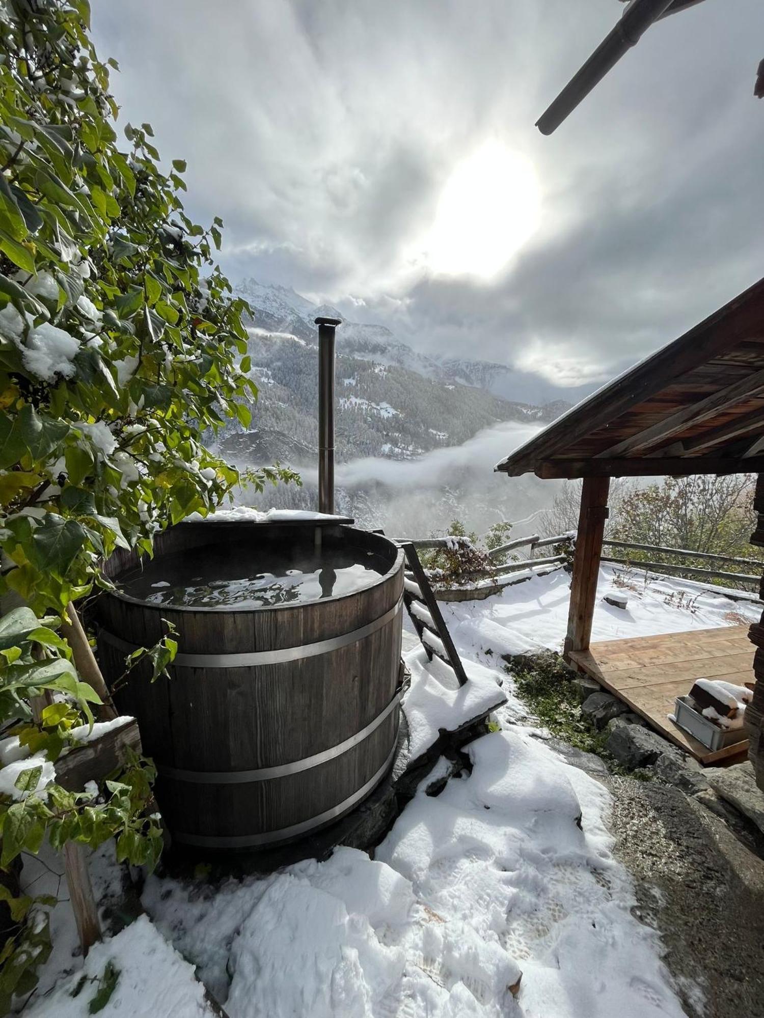 Chalet La Paz With Hotpot And Sauna Villa Törbel Esterno foto